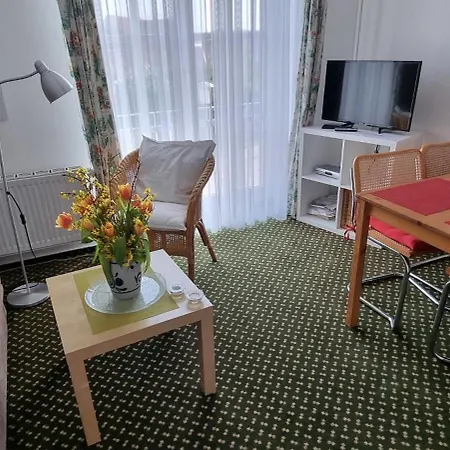 아파트 Rosa Canina W11 *